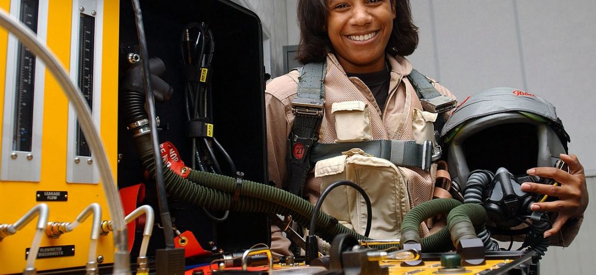 Shawna Kimbrell: the first female African-American fighter pilot
